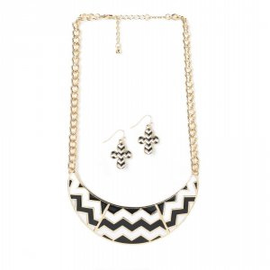 Breezy 10016108 Chevron Necklace  Earrings Set