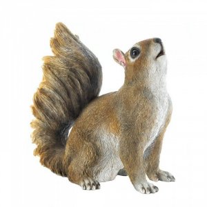 Summerfield 10017887 Bushy Tail Squirrel Figurine