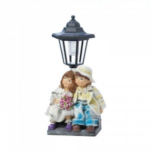 Summerfield 10018277 Couple With Solar Street Light Statue