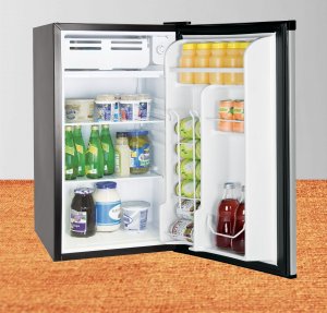 Curtis RFR322 3.5 Cu. Ft. Mini Fridge Blk