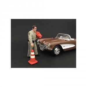 American 77514 Highway Patrol Officer Collecting Cones Figurines  Figu