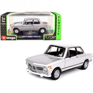 Bburago 43202 Brand New 132 Scale Diecast Car Model Of 1972 Bmw 2002 T