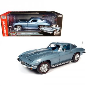 Autoworld AMM1241 Brand New 118 Scale Diecast Car Model Of 1967 Chevro