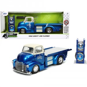 Jada 32708 1952 Chevrolet Coe Flatbed Tow Truck Crown Towing Candy Blu