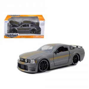 Jada 90658gry 2006 Ford Mustang Gt Grey With Gold Stripes 124 Diecast 