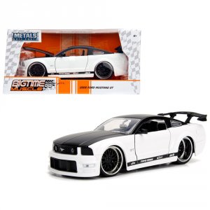 Jada 99973 2006 Ford Mustang Gt White With Black Top 124 Diecast Model