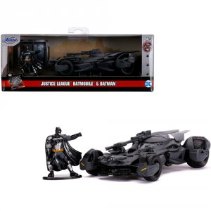 Jada 31706 2017 Batmobile With Diecast Batman Figurine Justice League 