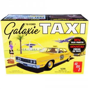 Amt AMT1243M Skill 2 Model Kit 1970 Ford Galaxie Taxi With Luggage 125