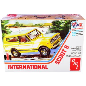 Amt AMT1248 Skill 2 Model Kit Ih International Harvester Scout Ii 125 