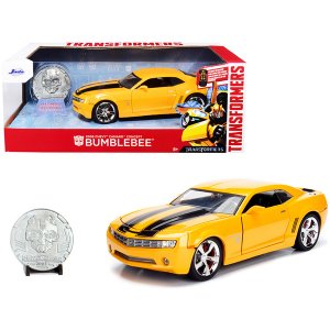 Jada 98497 2006 Chevrolet Camaro Concept Yellow Bumblebee With Robot O