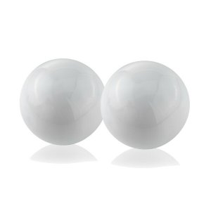 Homeroots.co 383772 Set Of 2 White Enameled Aluminum Decorative Sphere