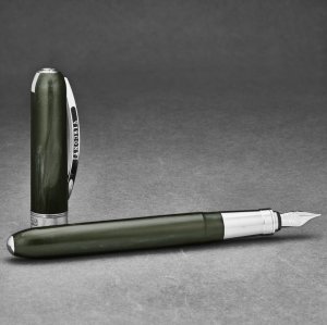 Brav 48206 Visconti  'rembrandt' Olive Green Small Nip Fountain Pen