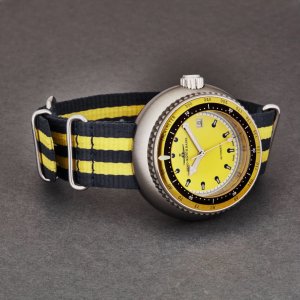 Brav 500-2824-I9 Zeno 500-2824-i9 Men's 'divers' Yellow Dial Yellowblu