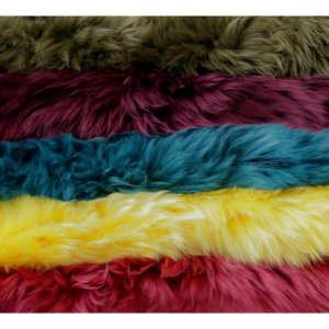 Homeroots.co 376929 Canary New Zealand Natural Shearling Sheepskin Rug