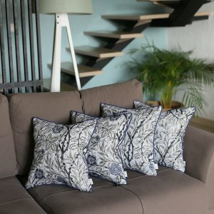 Homeroots.co 376850 Set Of 4 17 Jacquard Leaf Throw Pillow Cover In Bl