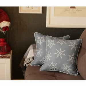 Homeroots.co 376887 Set Of 2 18 Christmas Snowflakes Throw Pillow Cove