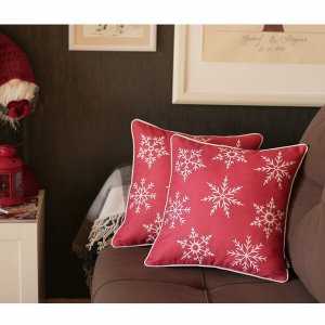 Homeroots.co 376886 Set Of 2 18 Christmas Snowflakes Throw Pillow Cove