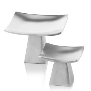 Homeroots.co 354607 6 X 6 X 4 Matte Silver Pedestal Candle Holders Set