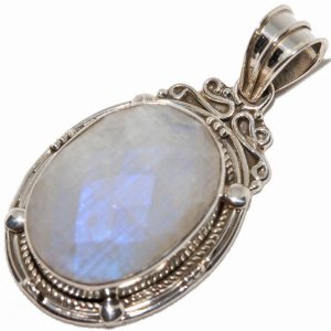 Wild 2UHPNDT-212M Artisan Rope-work Moonstone Pendant