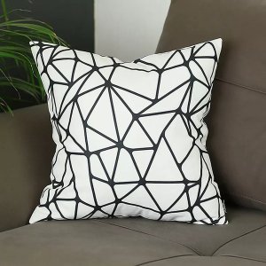 Homeroots.co 355565 18x18 Skandi Bw Tangle Decorative Throw Pillow Cov