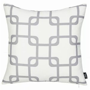 Homeroots.co 355585 Gray And White Geometric Squares Decorative Throw 