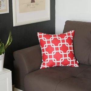 Homeroots.co 355301 Red Lattice Decorative Throw Pillow Cover