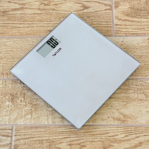 Elizabeth 7558-4192S Glass Digital Scale Silver