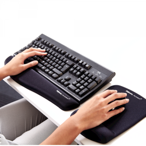 Fellowes 9252101 Plushtouchtrade; Keyboard Wrist Rest With Microbanreg