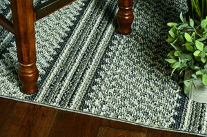 Homeroots.co 375547 48 X 69 Grey Polypropylene Rug