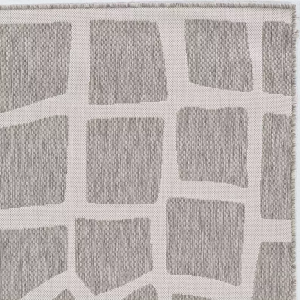 Homeroots.co 375255 94 X 130 Ivory Or Grey Polypropylene Rug