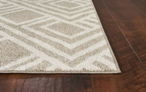 Homeroots.co 374997 79 X 114 Beige Polypropylene Rug