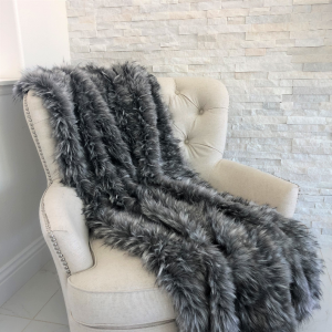 Plutus PBEZ1423-80x110T Plutus Wolf Faux Fur Grey Luxury Throw