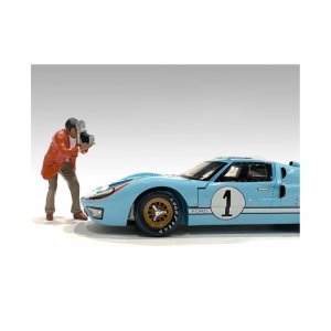 American 76385 Race Day 1 Figurine Iii For 124 Scale Models By