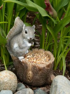 Songbird 10018251 Squirrel With Tree Trunk Bird Feeder